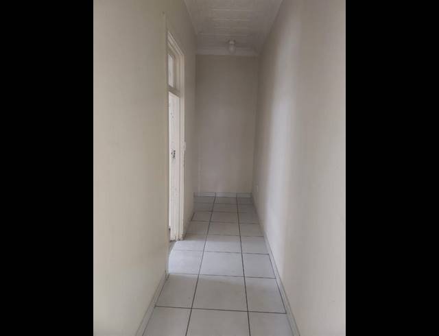 2 BEDROOM HOUSE FOR SALE IN KENILWORTH